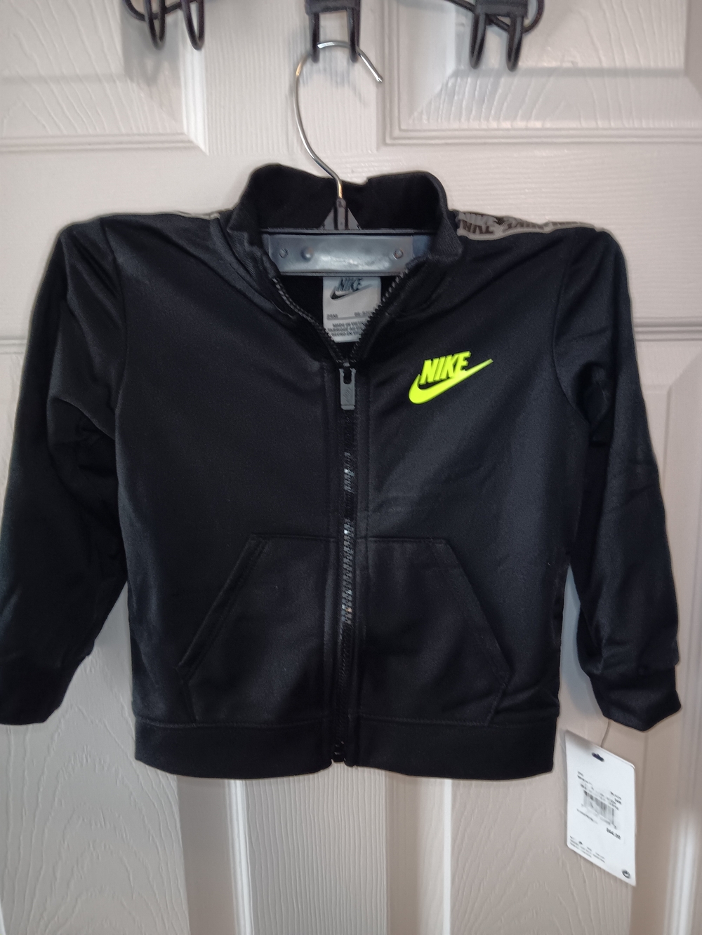 Nike NWT Toddler Track Jacket & Pants Set - Picture 2 of 9